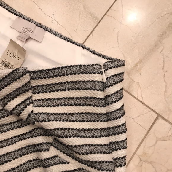 Ann Taylor LOFT TEXTURED SKIRT - Picture 3 of 5